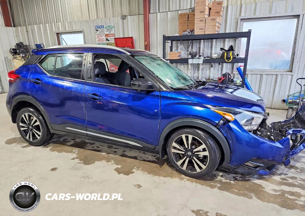 2019 Nissan Kicks Sr VIN:3N1CP5CU0KL532040 - 4
