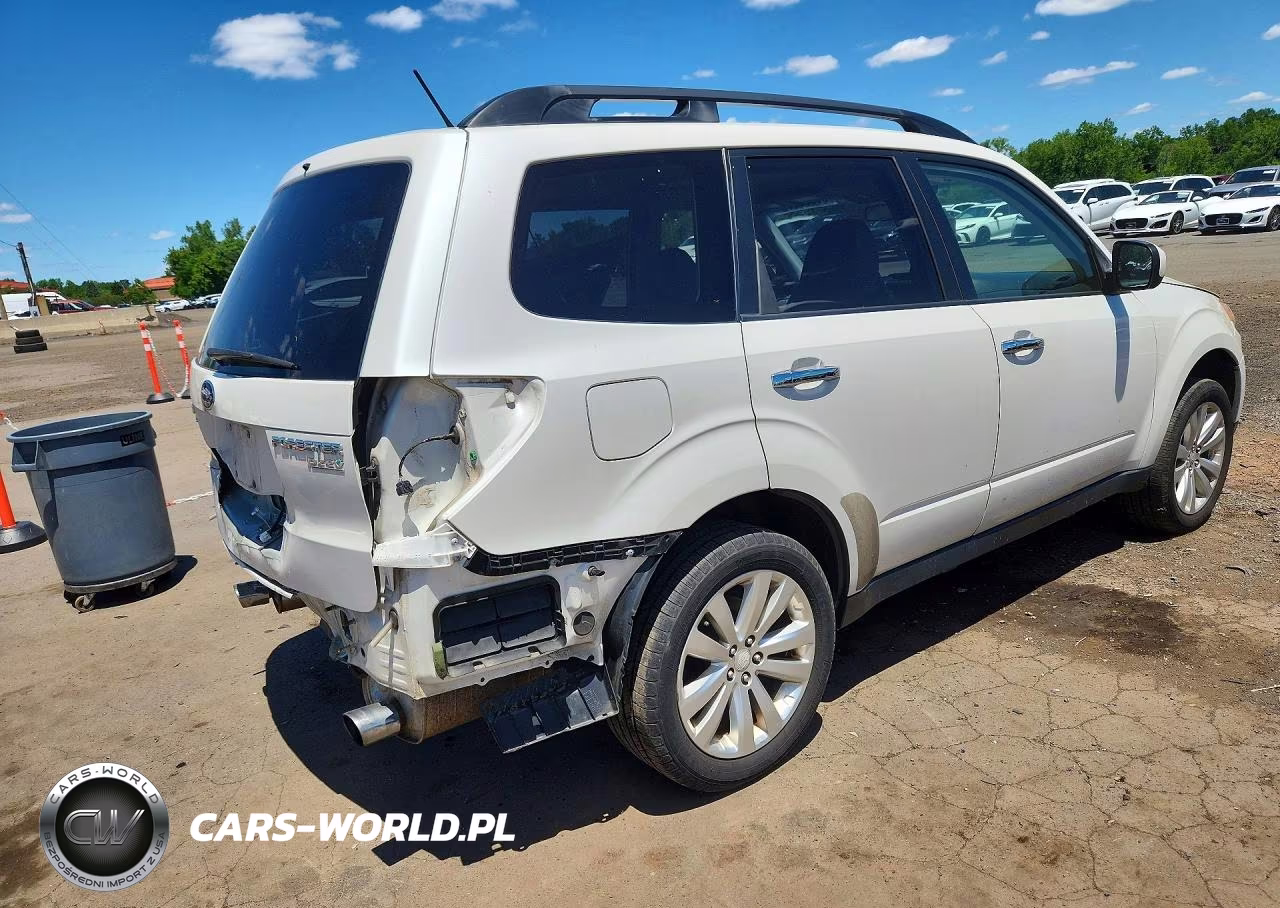 2011 Subaru Forester Limited VIN:JF2SHAFC8BH723061 - 3