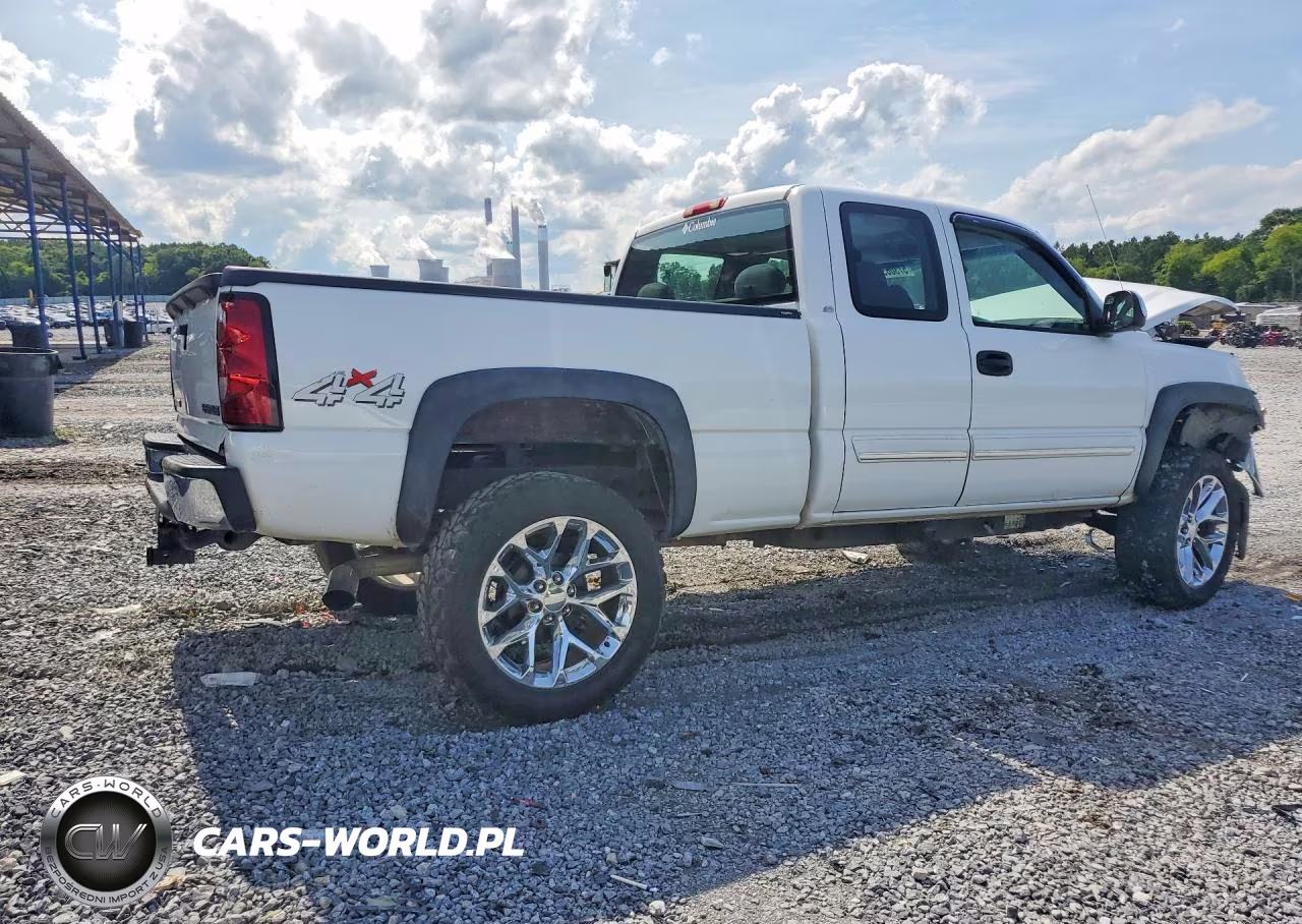 2005 Chevrolet Silverado K1500 VIN:1GCEK19V65Z320057 - 3