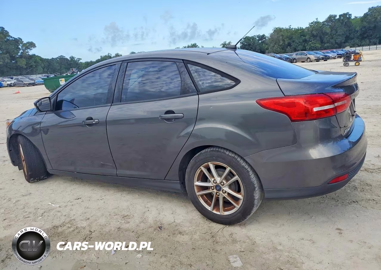 2016 Ford Focus Se VIN:1FADP3F26GL242684 - 2