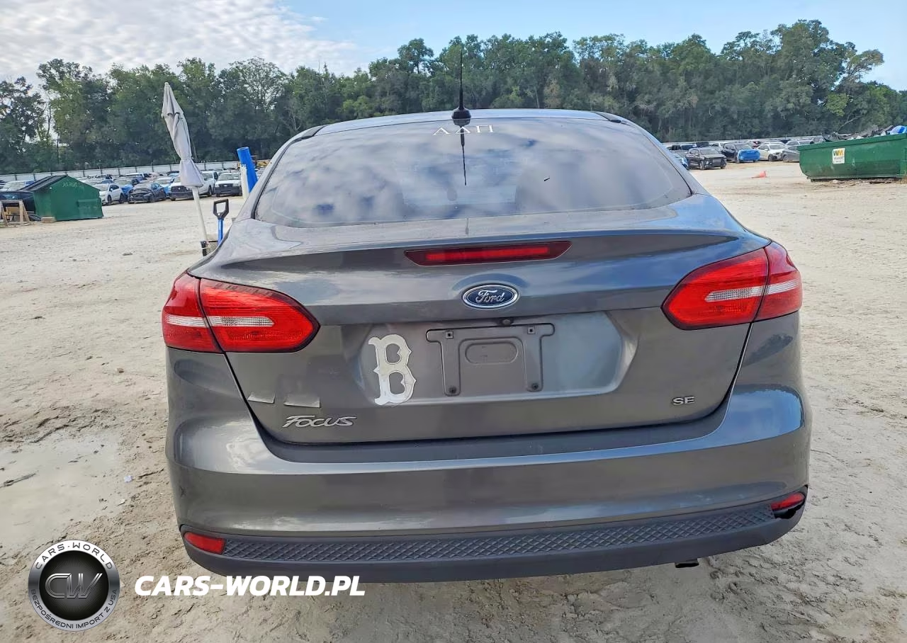 2016 Ford Focus Se VIN:1FADP3F26GL242684 - 6