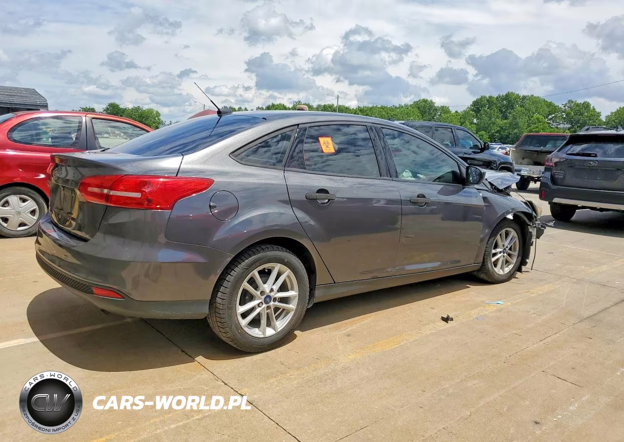 2017 Ford Focus S VIN:1FADP3E27HL203766 - 3