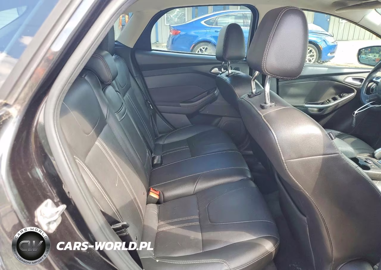 2012 Ford Focus Titanium VIN:1FAHP3N25CL352204 - 10