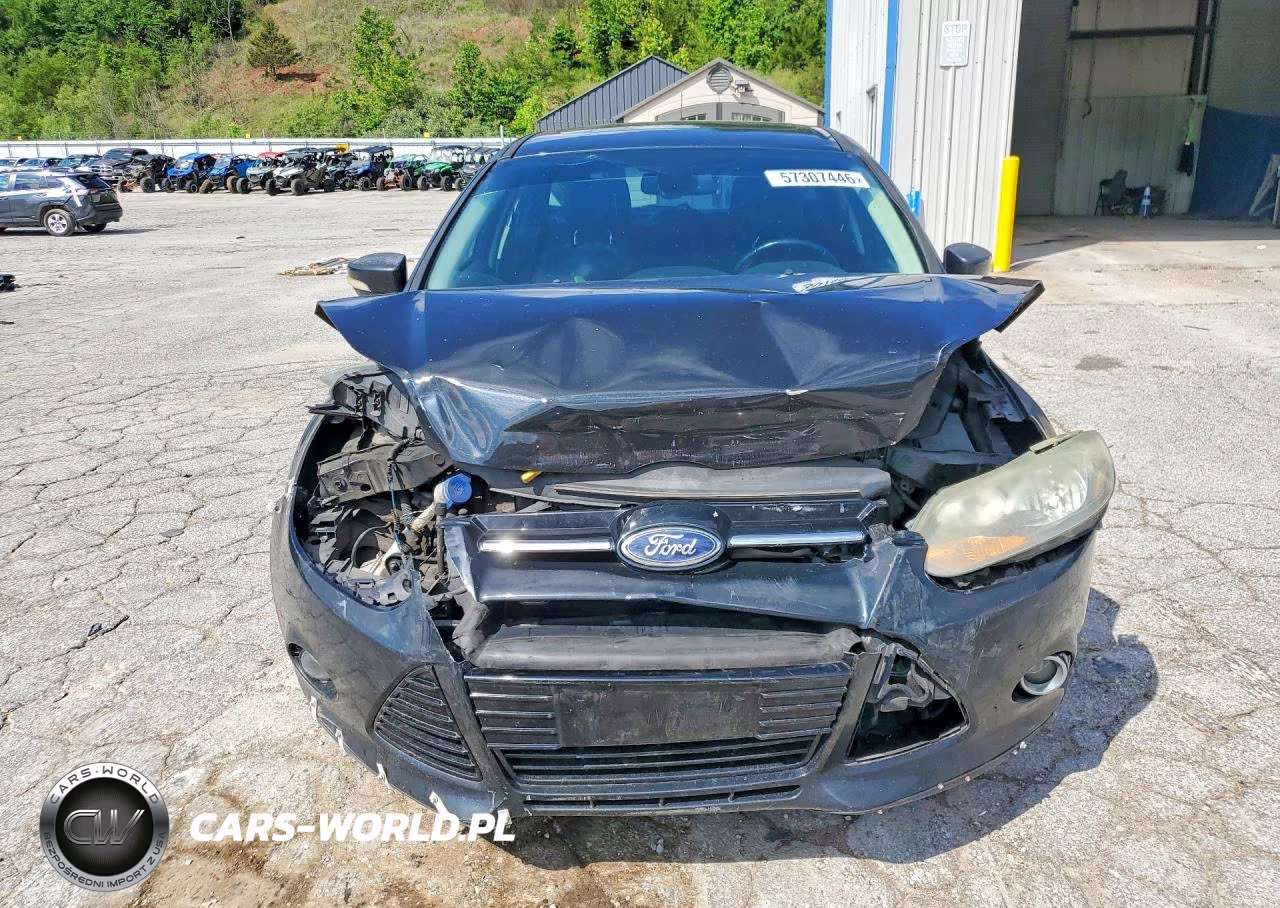 2012 Ford Focus Titanium VIN:1FAHP3N25CL352204 - 5