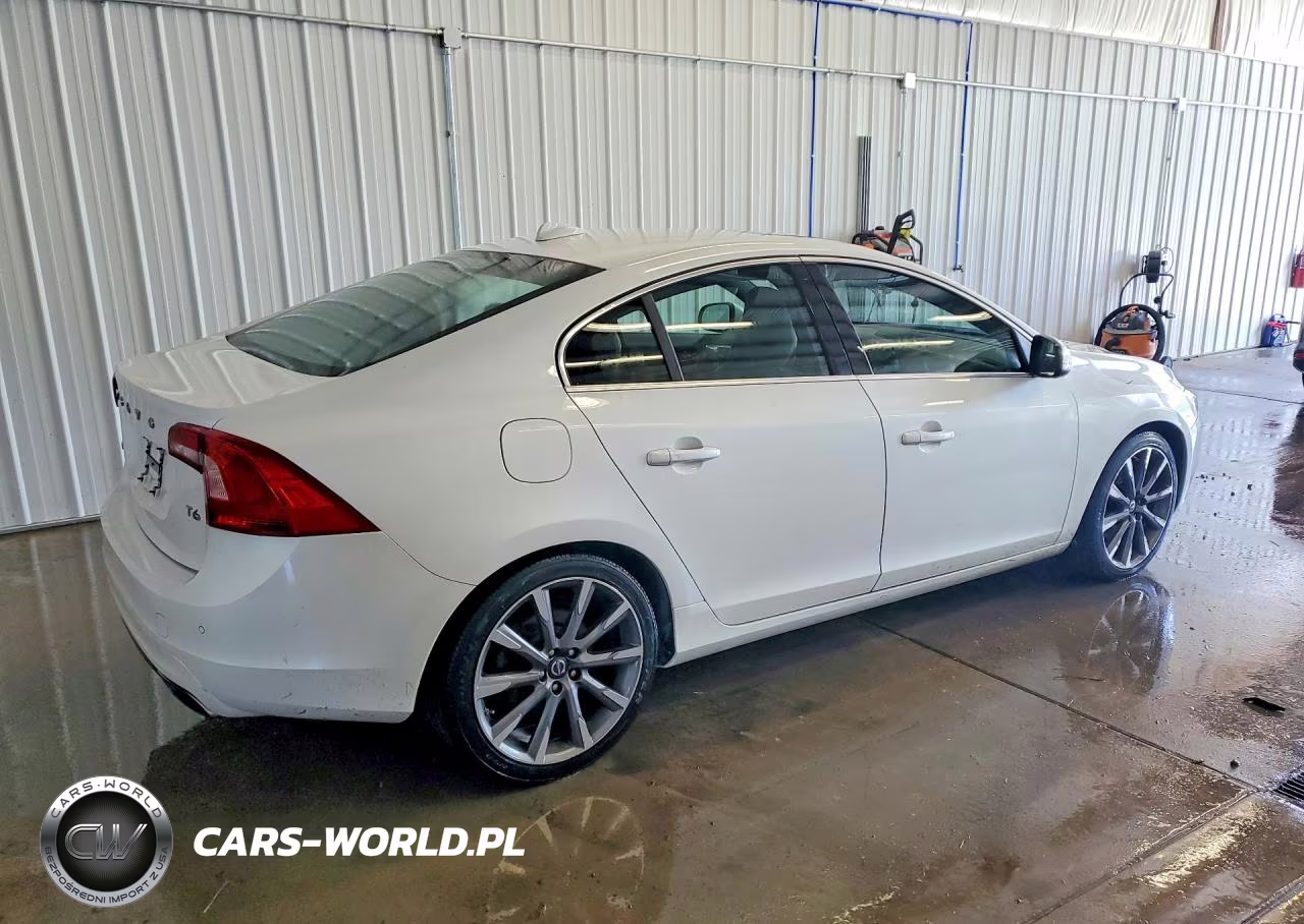 2015 Volvo S60 Platinum VIN:YV149MFM2F2335180 - 3