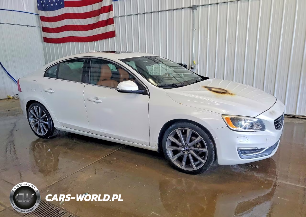 2015 Volvo S60 Platinum VIN:YV149MFM2F2335180 - 4
