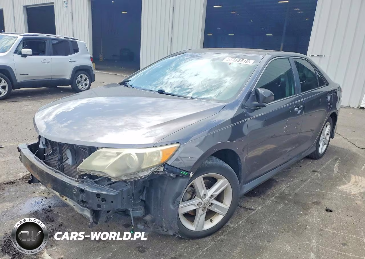 2014 Toyota Camry Se – zdjęcie 1 z 13