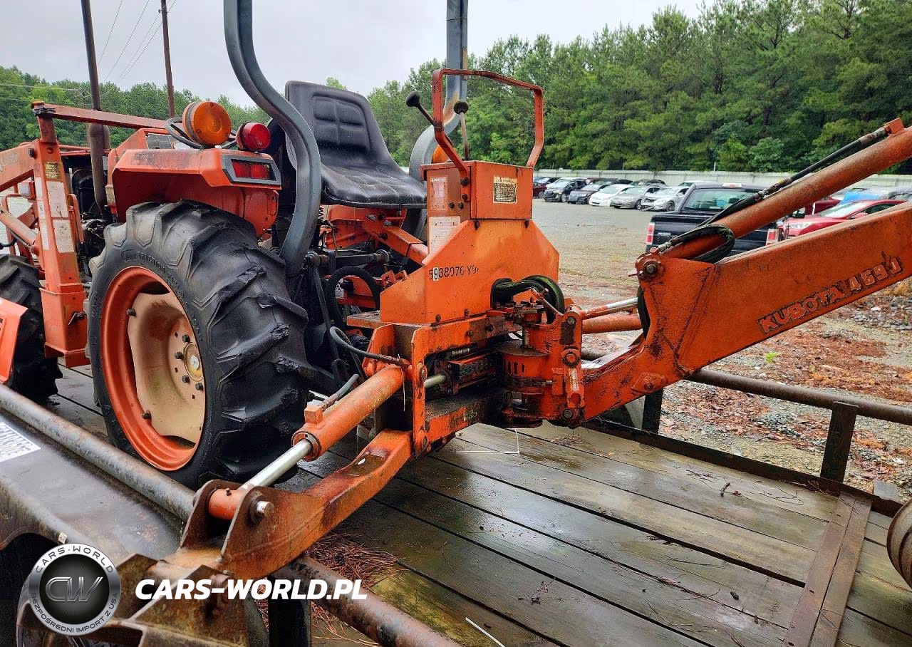 1996 Kubota Tractor VIN:L2350D61300 - 10