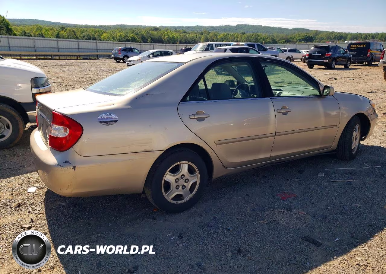 2002 Toyota Camry Le V6 VIN:4T1BF32KX2U537649 - 3