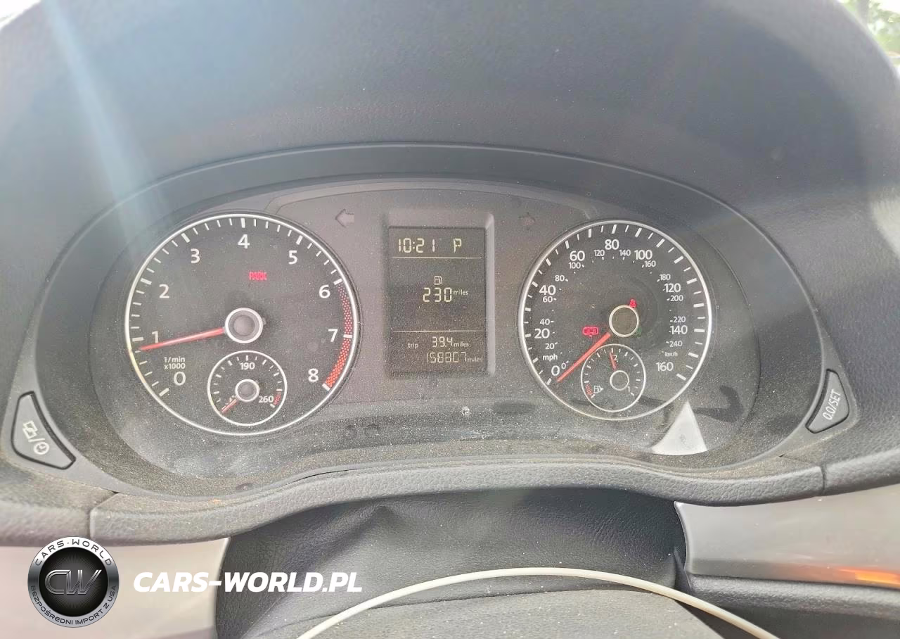 2015 Volkswagen Passat S VIN:1VWAT7A3XFC019690 - 9