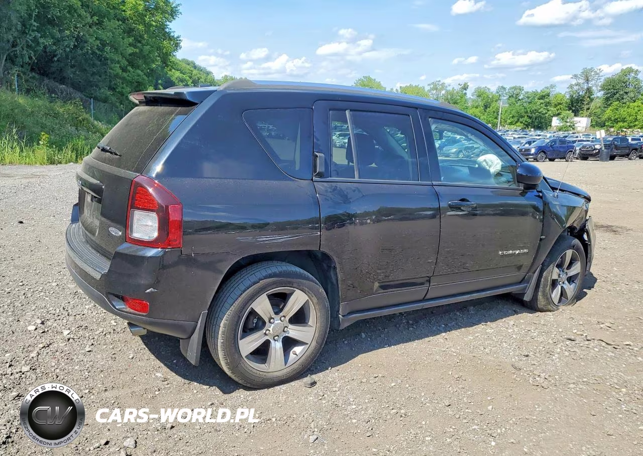 2016 Jeep Compass Latitude VIN:1C4NJDEB2GD572663 - 3