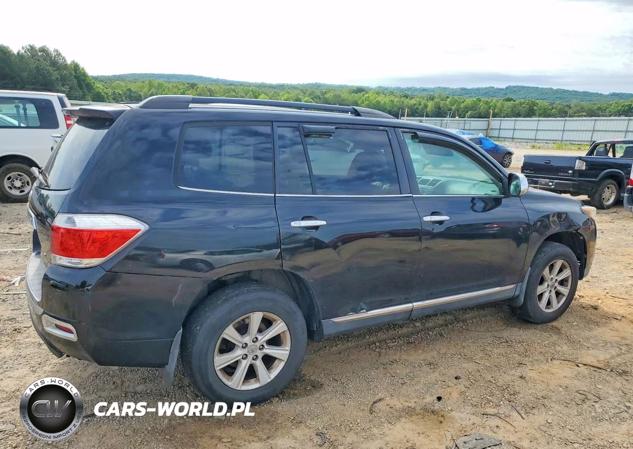 2012 Toyota Highlander Base VIN:5TDBK3EH5CS139996 - 3