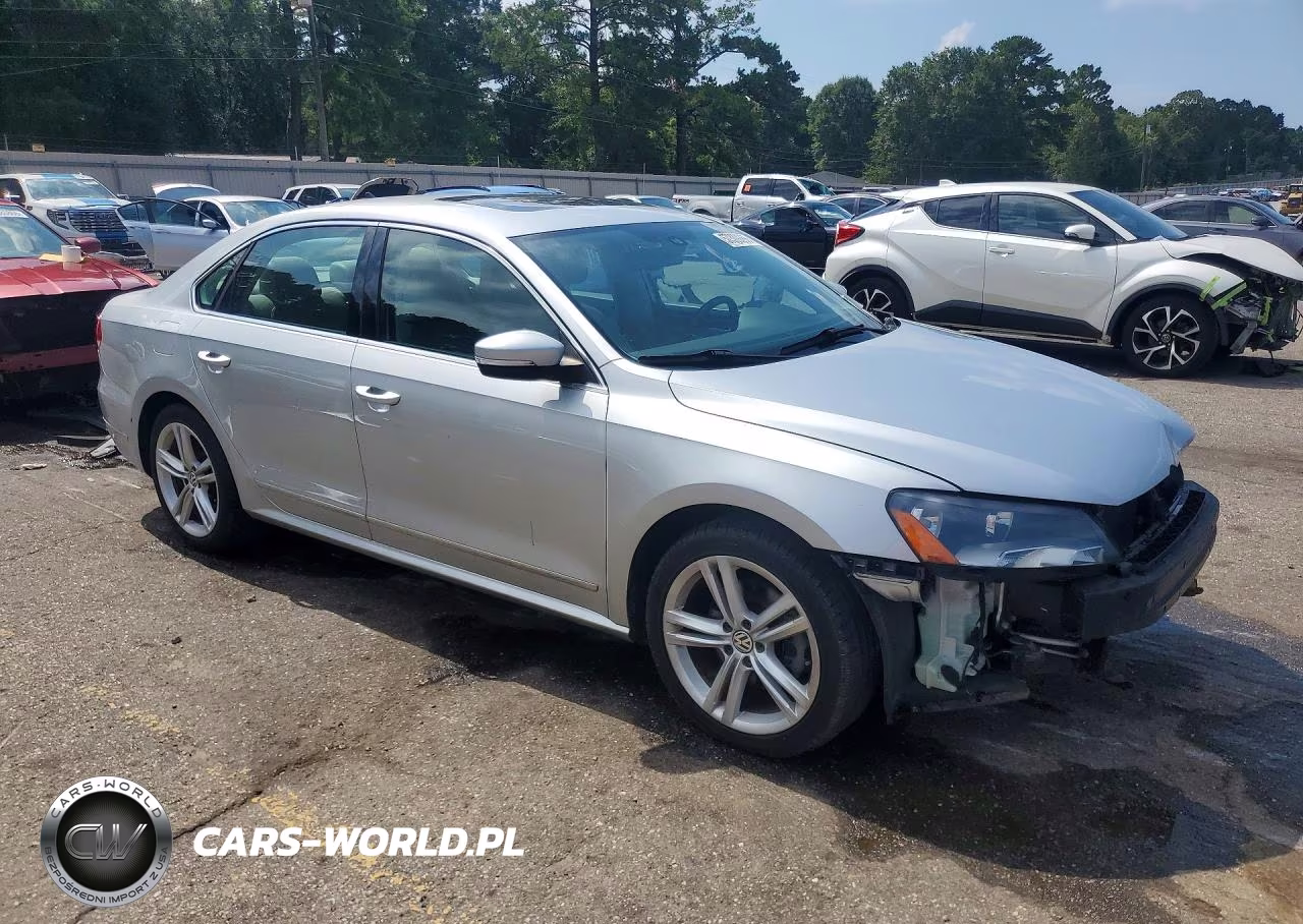 2015 Volkswagen Passat Sel VIN:1VWCV7A3XFC019725 - 4