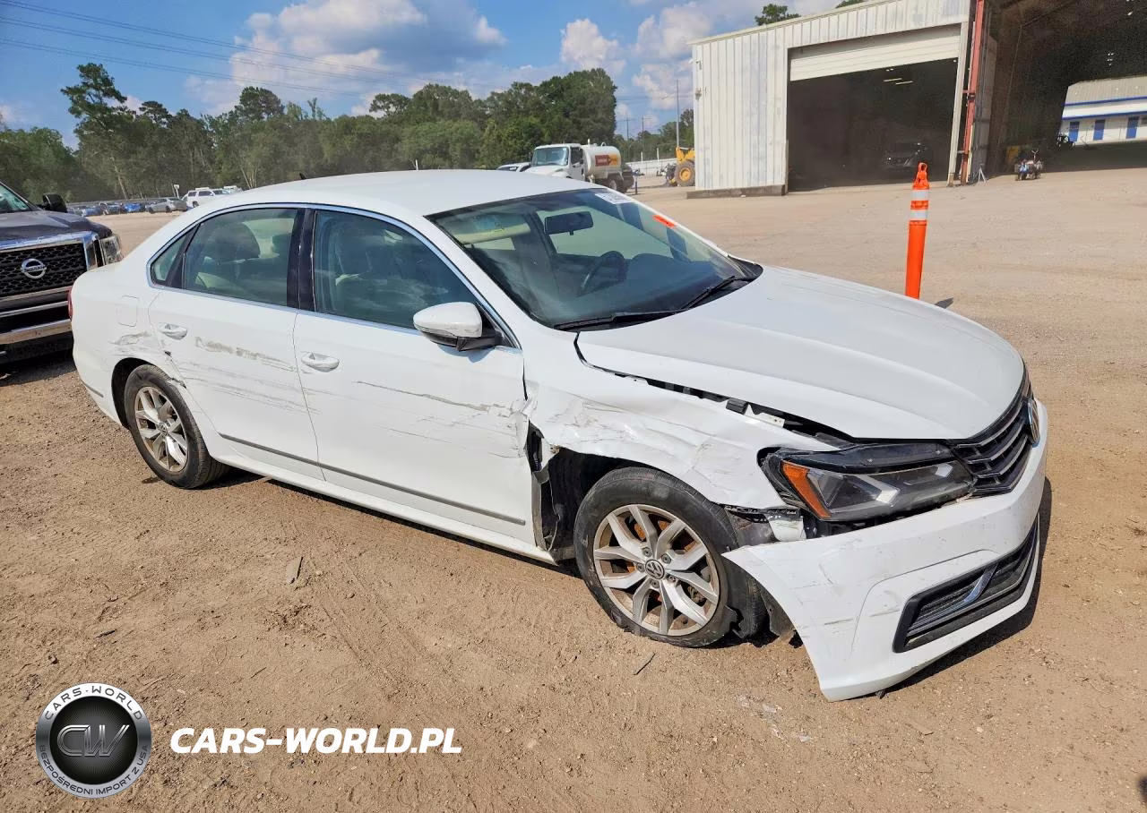 2017 Volkswagen Passat S VIN:1VWAT7A34HC009613 - 4