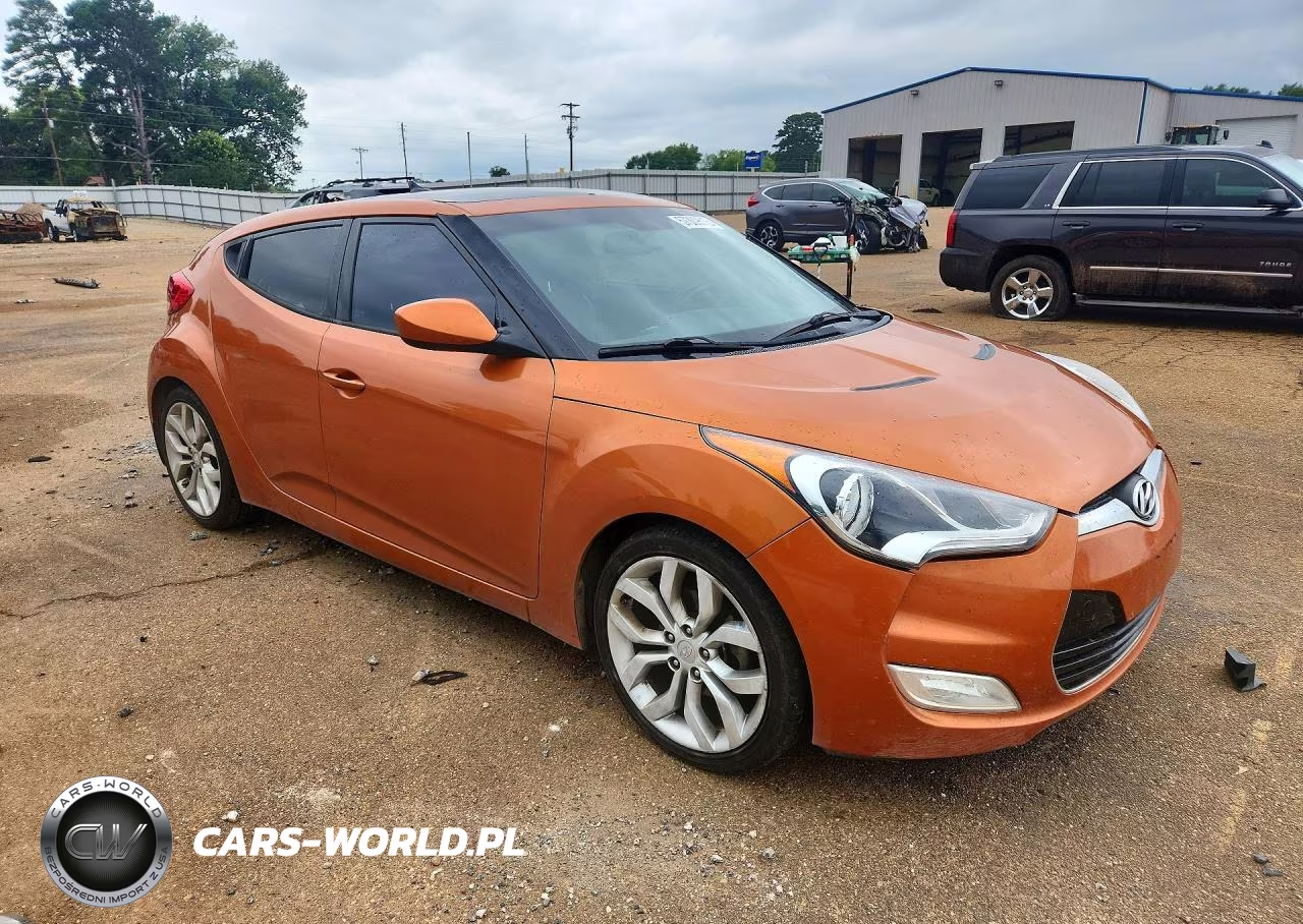 2015 Hyundai Veloster Base VIN:KMHTC6AD6FU244046 - 4