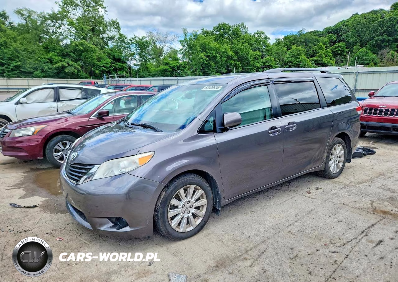 2012 Toyota Sienna Le