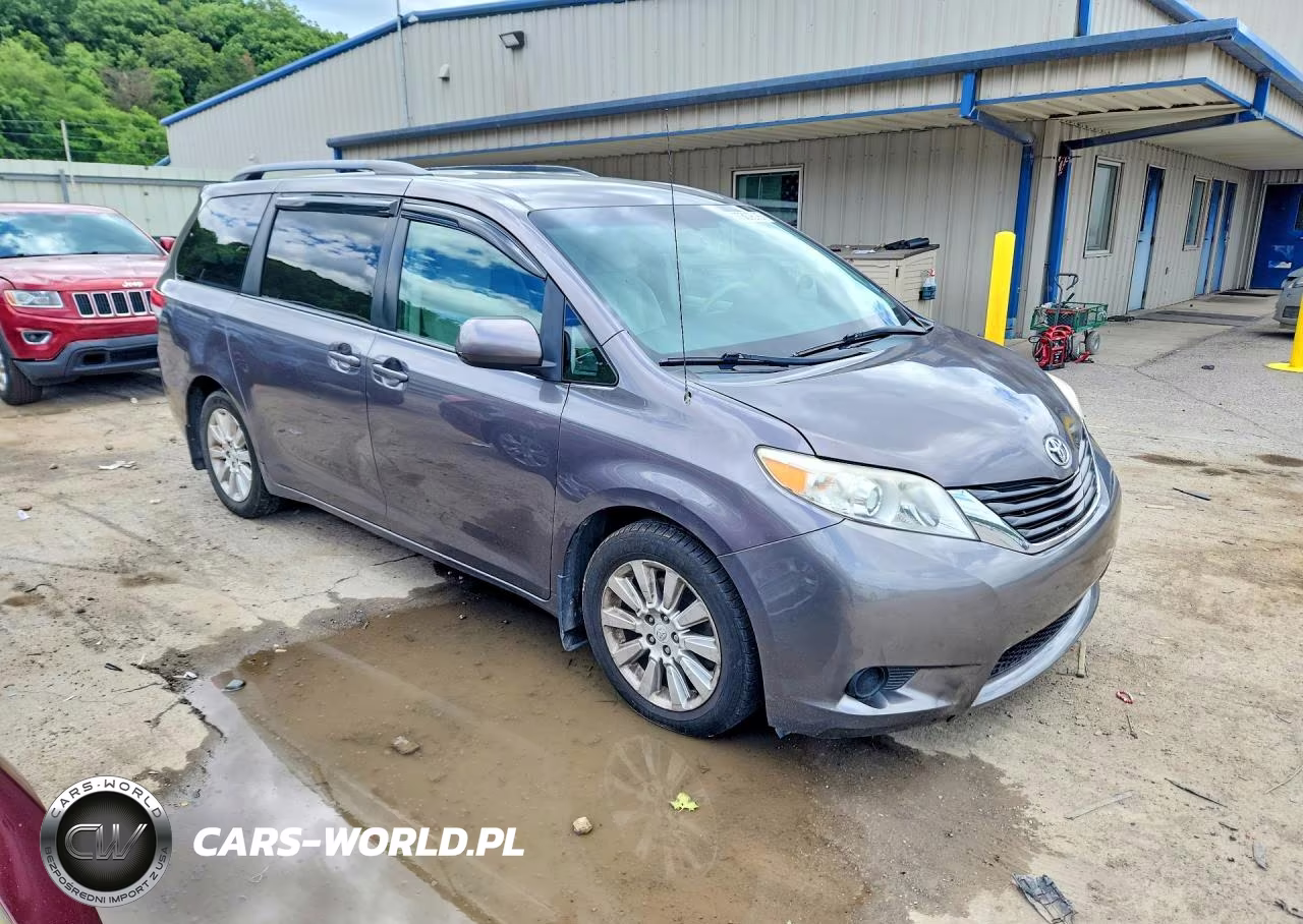 2012 Toyota Sienna Le VIN:5TDJK3DC9CS047355 - 4