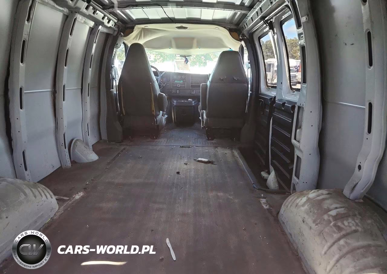 2017 GMC Savana G2500 VIN:1GTW7AFF0H1138327 - 10