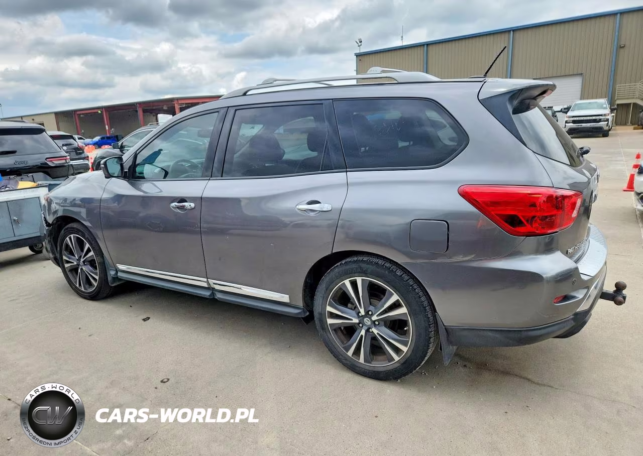 2017 Nissan Pathfinder Platinum VIN:5N1DR2MN4HC628223 - 2