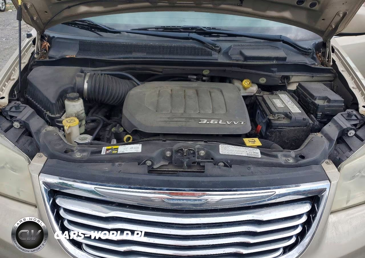 2013 Chrysler Town & Country Touring VIN:2C4RC1BG3DR689946 - 12