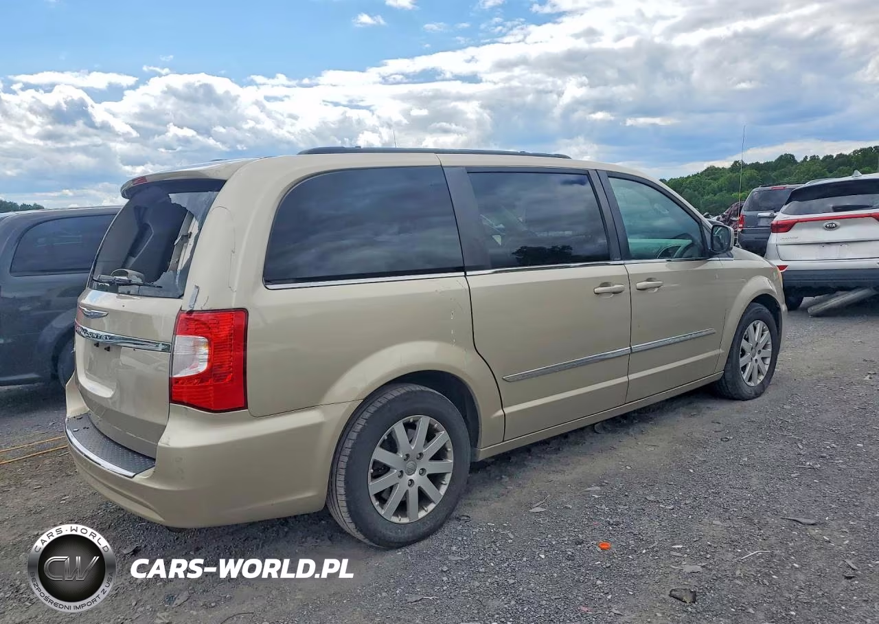 2013 Chrysler Town & Country Touring VIN:2C4RC1BG3DR689946 - 3