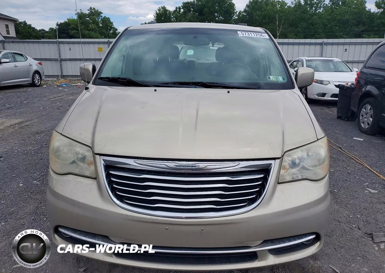 2013 Chrysler Town & Country Touring VIN:2C4RC1BG3DR689946 - 5
