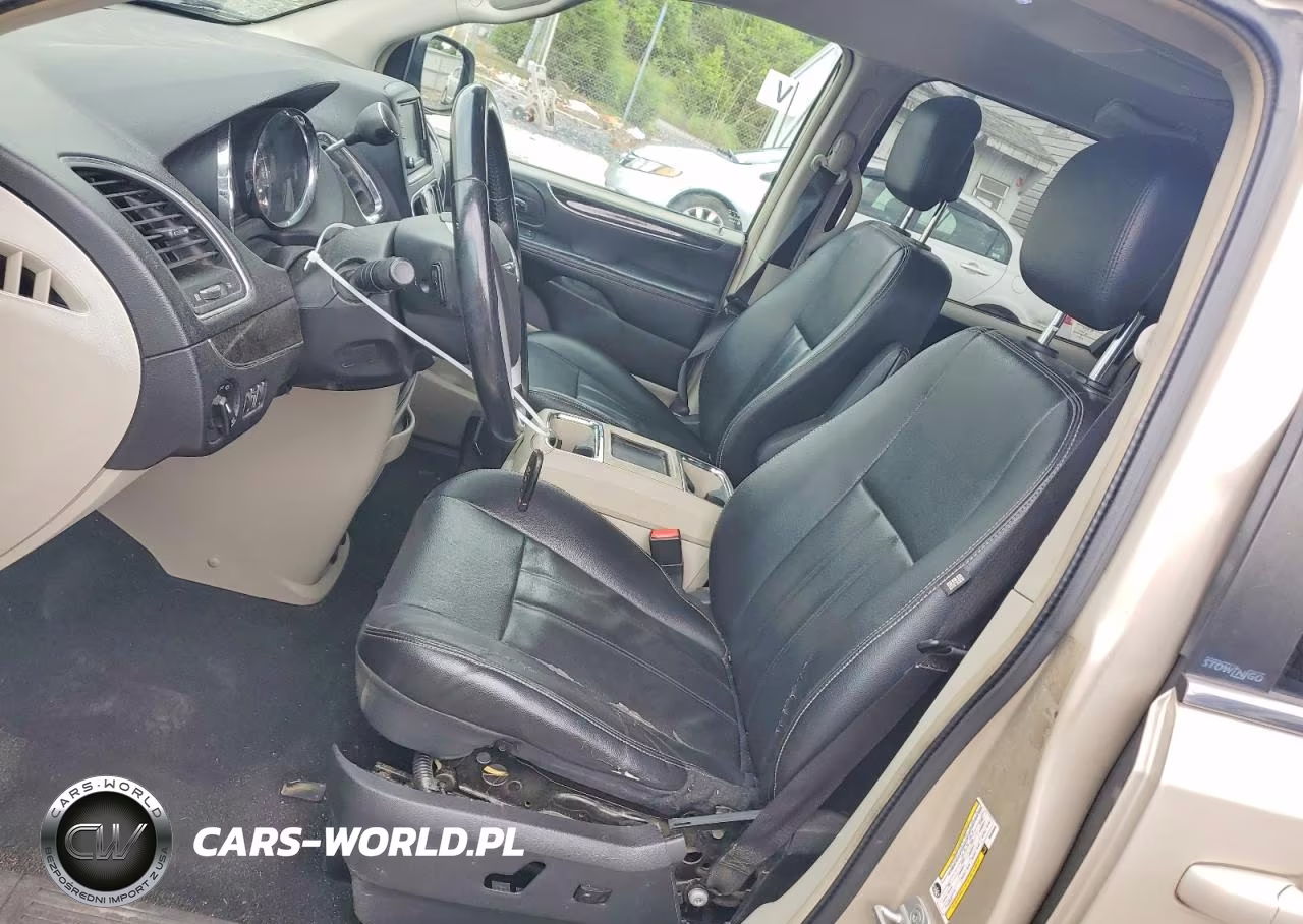 2013 Chrysler Town & Country Touring VIN:2C4RC1BG3DR689946 - 7