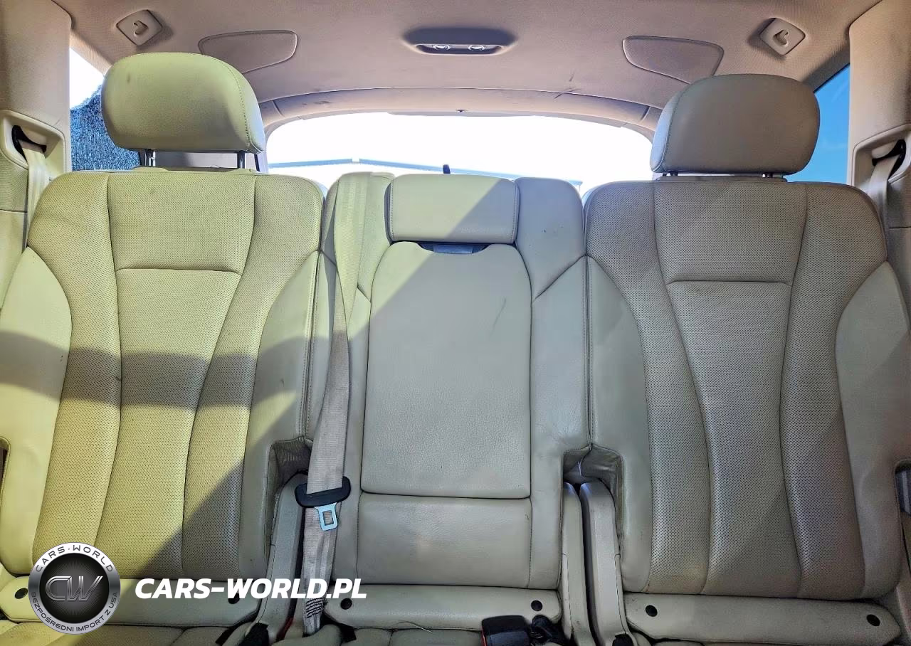 2017 Audi Q7 VIN:WA1LAAF76HD005156 - 10
