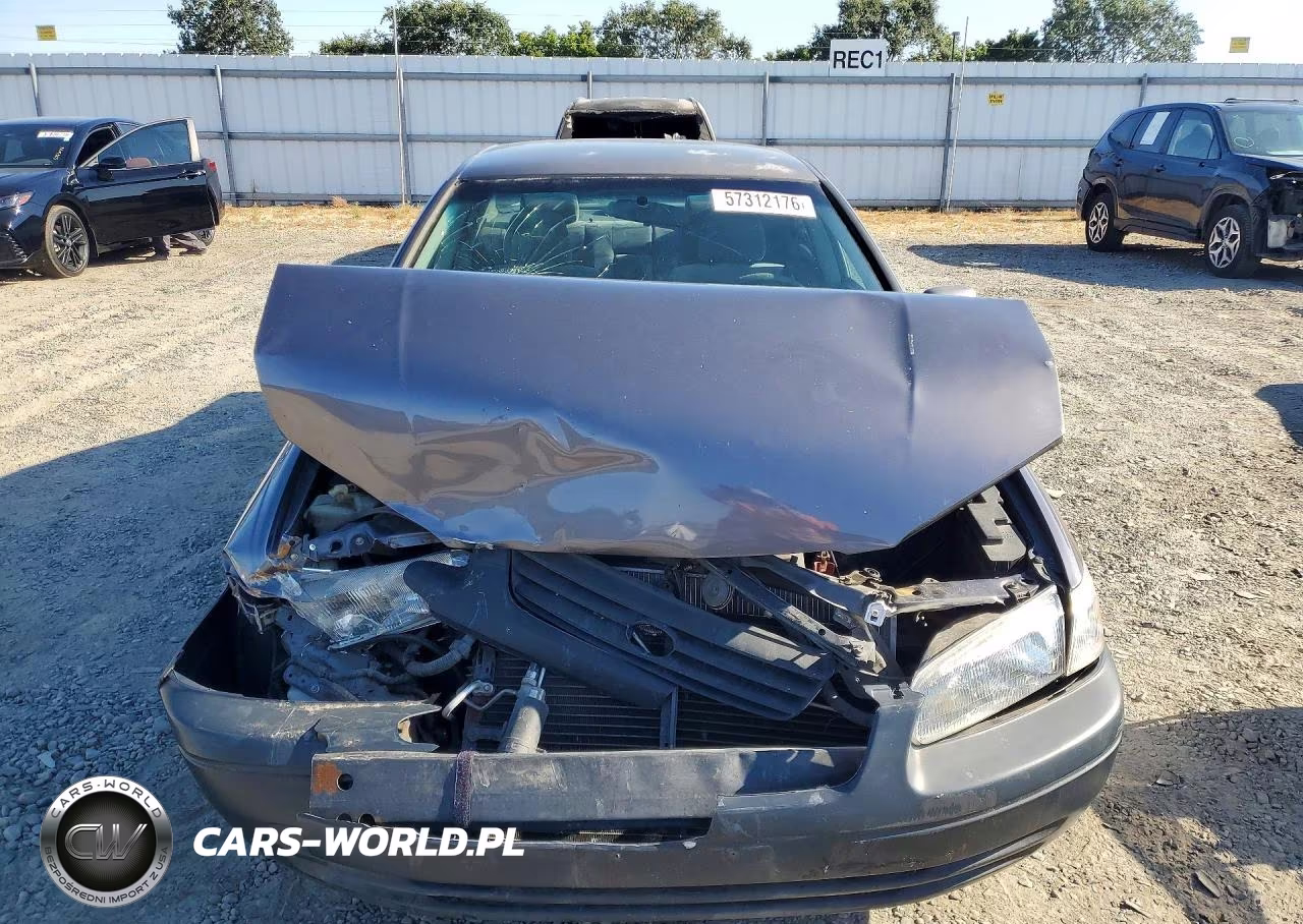 1999 Toyota Camry Le VIN:4T1BG22K7XU909446 - 5