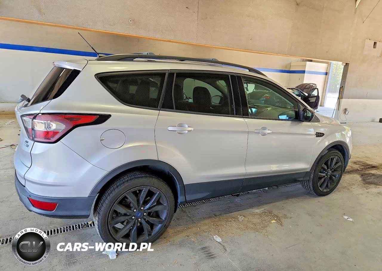 2017 Ford Escape Se VIN:1FMCU9GD4HUA56747 - 3