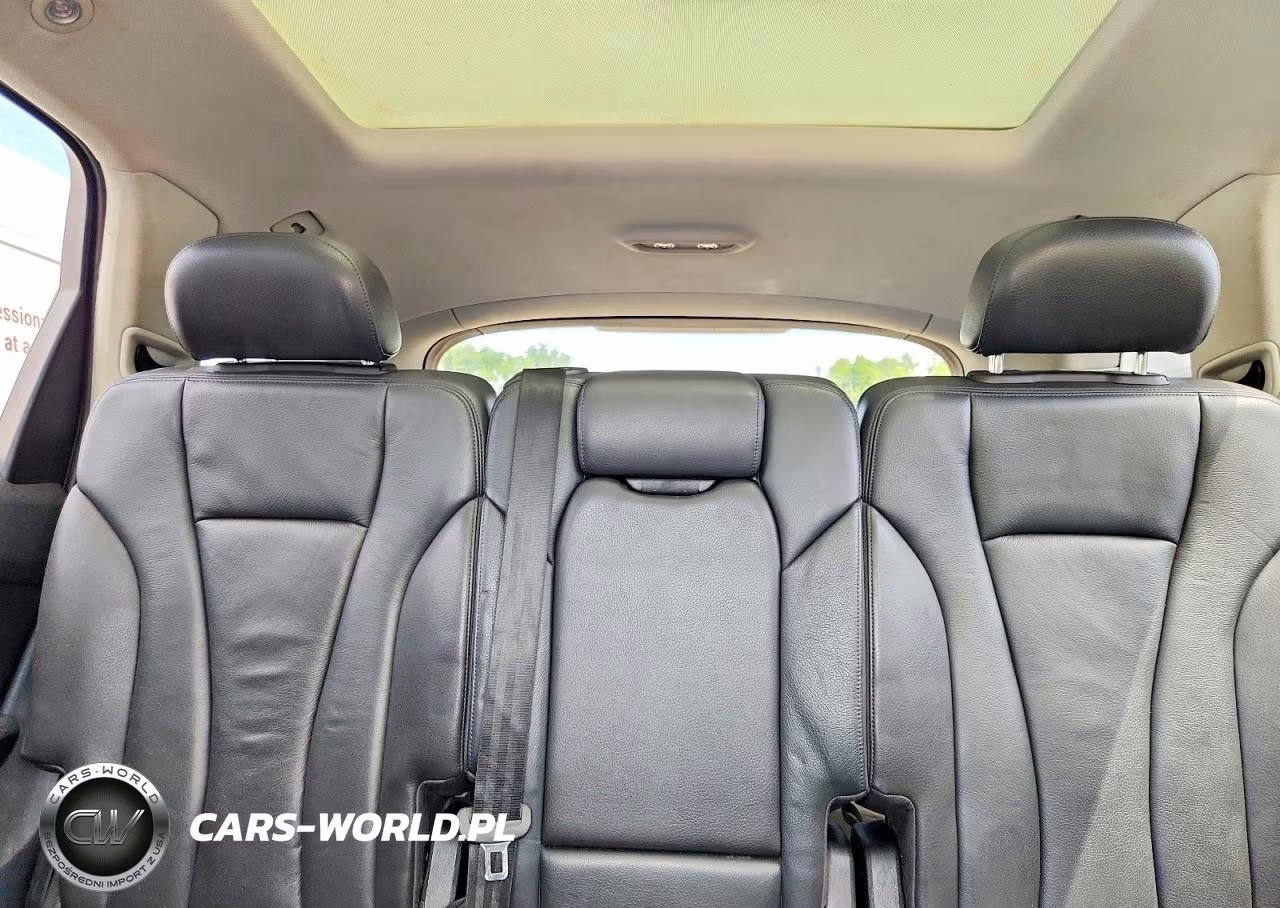 2017 Audi Q7 Premium Plus VIN:WA1LAAF72HD040325 - 10