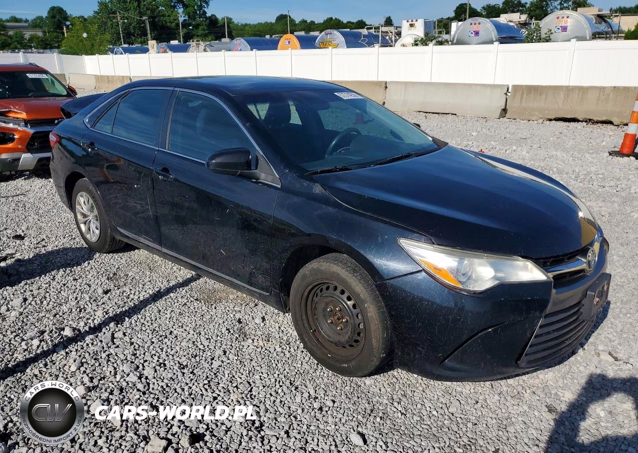 2017 Toyota Camry Le VIN:4T1BF1FK8HU796891 - 4