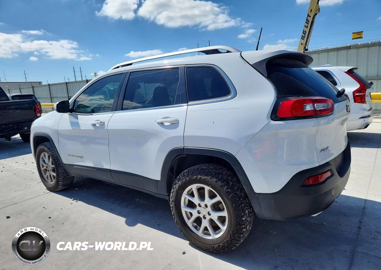 2017 Jeep Cherokee Latitude VIN:1C4PJMCS2HW614492 - 2