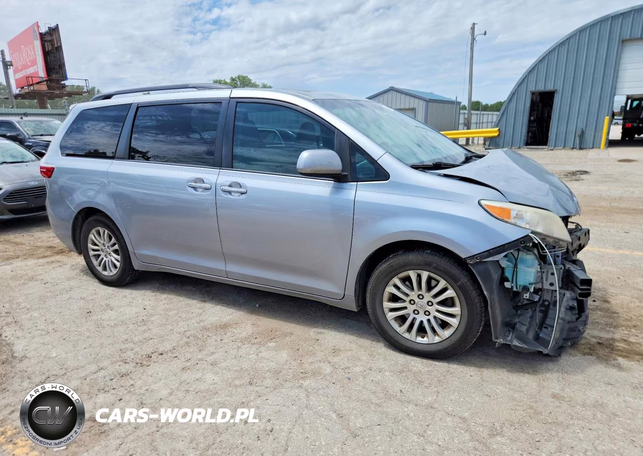 2015 Toyota Sienna Xle Premium 8-Passenger VIN:5TDYK3DC3FS661580 - 4
