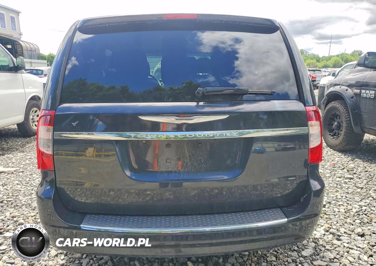 2013 Chrysler Town & Country Touring VIN:2C4RC1BG1DR604943 - 6