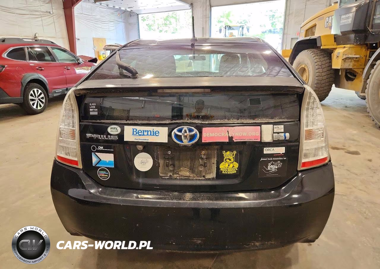 2011 Toyota Prius Three VIN:JTDKN3DU1B1376762 - 6
