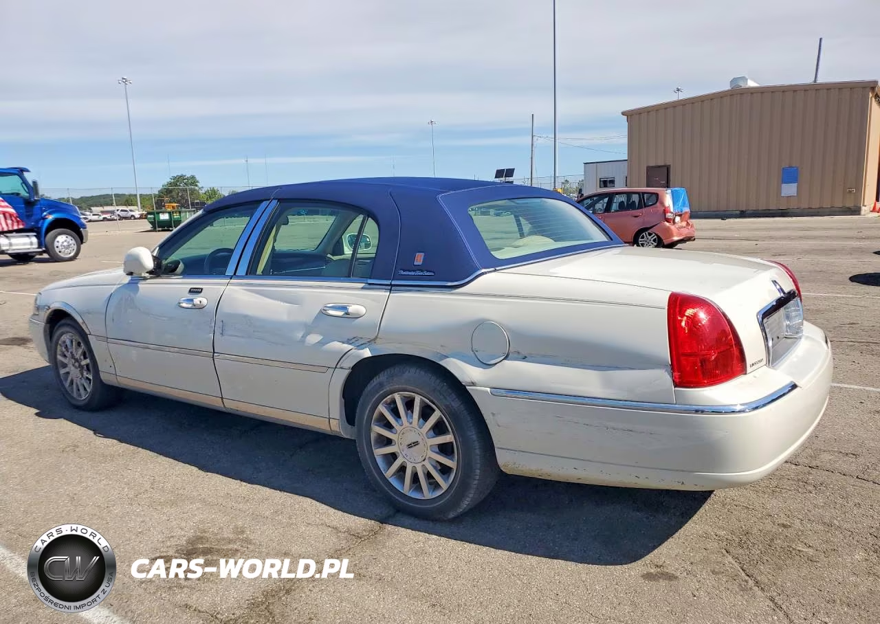 2006 Lincoln Town Car Signature VIN:1LNHM81V66Y633463 - 2
