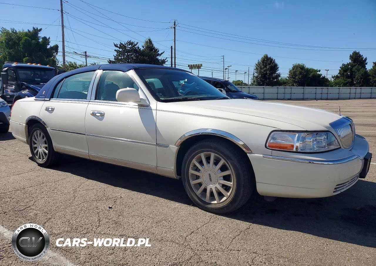 2006 Lincoln Town Car Signature VIN:1LNHM81V66Y633463 - 4