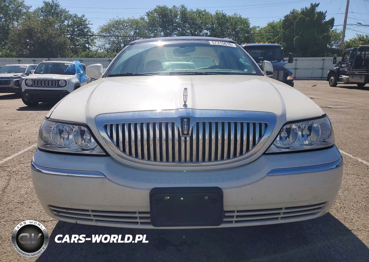 2006 Lincoln Town Car Signature VIN:1LNHM81V66Y633463 - 5