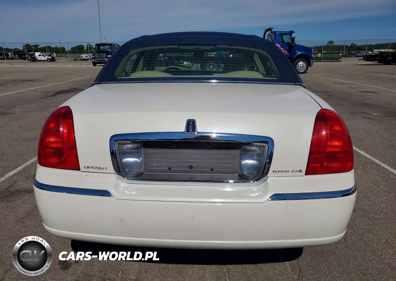 2006 Lincoln Town Car Signature VIN:1LNHM81V66Y633463 - 6