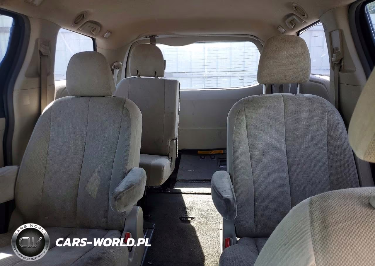 2011 Toyota Sienna Base 7-Passenger VIN:5TDZK3DC6BS045967 - 10