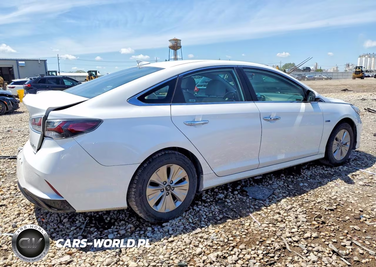 2019 Hyundai Sonata Hybrid Se VIN:KMHE24L36KA091717 - 3