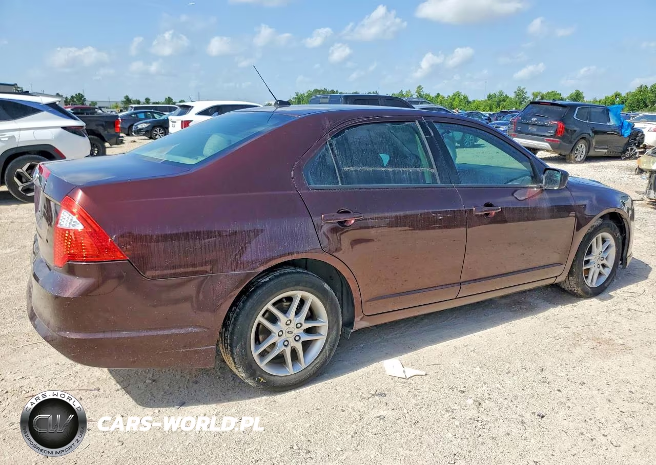 2012 Ford Fusion S VIN:3FAHP0GAXCR143657 - 3