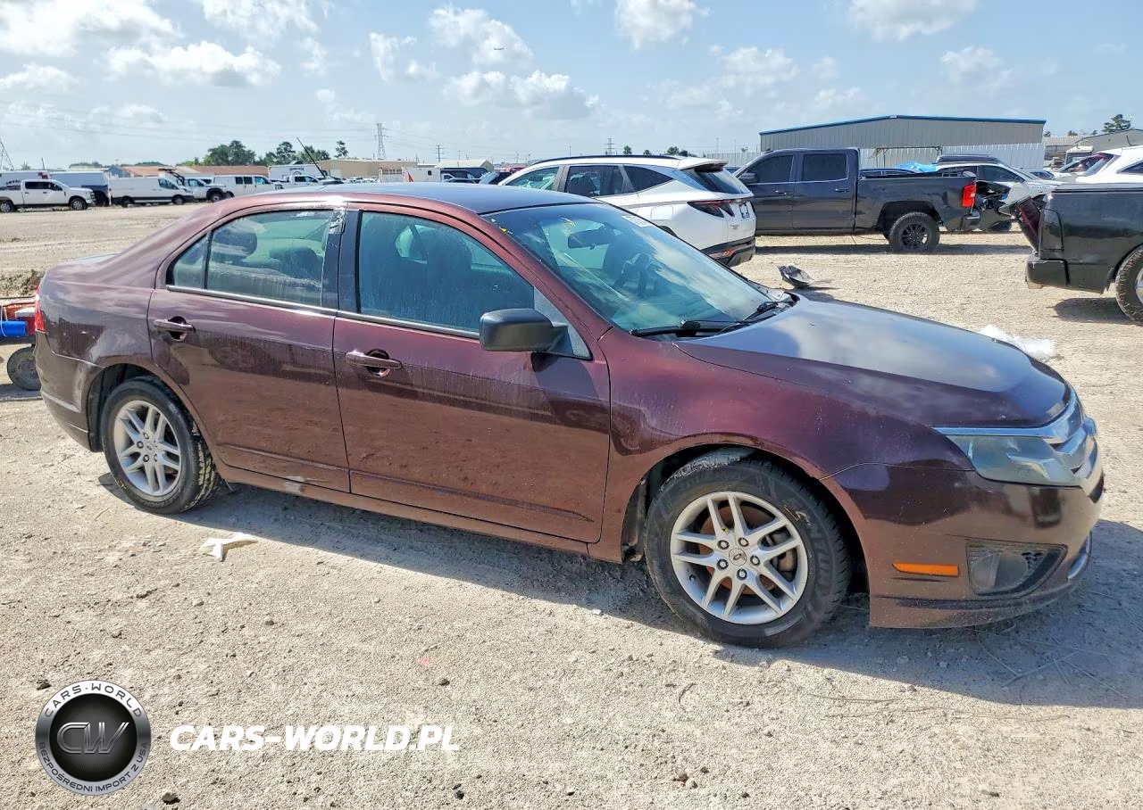 2012 Ford Fusion S VIN:3FAHP0GAXCR143657 - 4