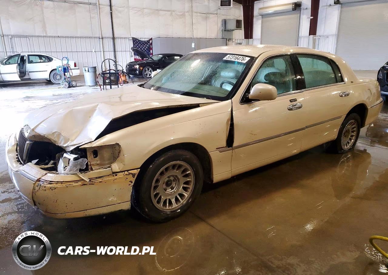 2001 Lincoln Town Car Cartier