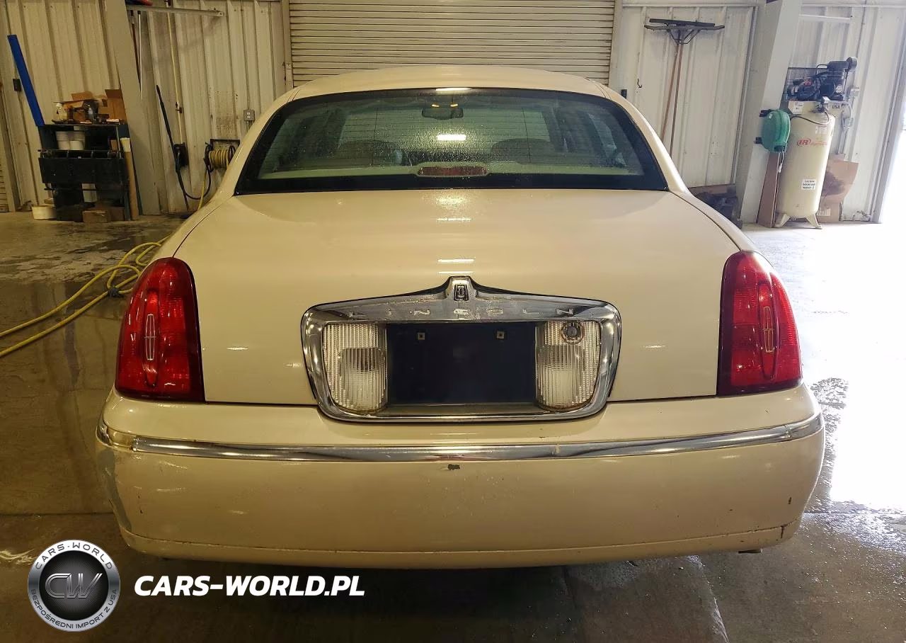 2001 Lincoln Town Car Cartier VIN:1LNHM83W71Y701168 - 6