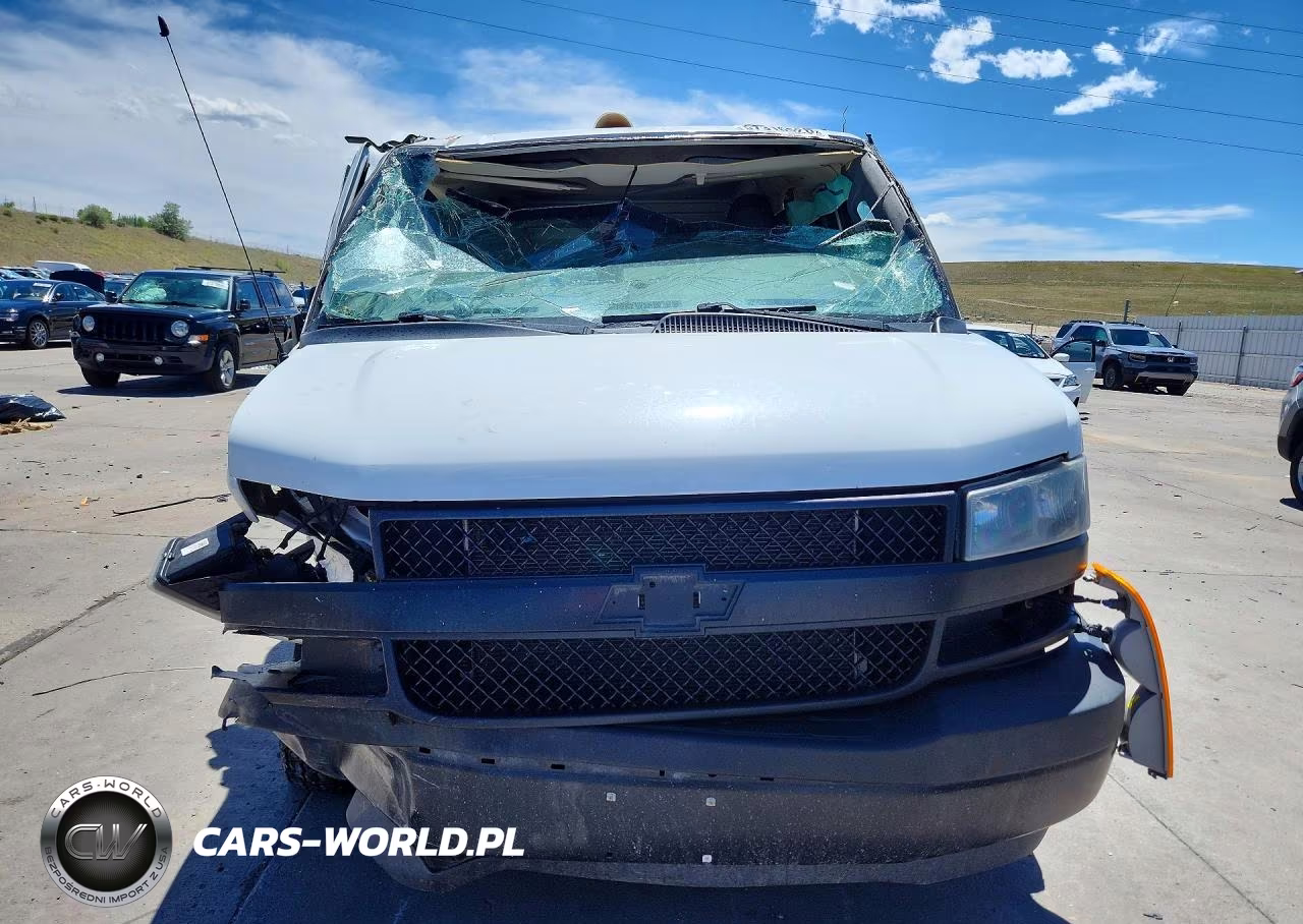2020 Chevrolet Express G2500 VIN:1GCWGAFP6L1271675 - 5