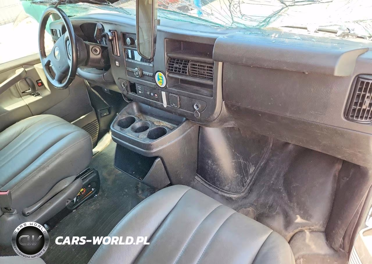2020 Chevrolet Express G2500 VIN:1GCWGAFP6L1271675 - 8