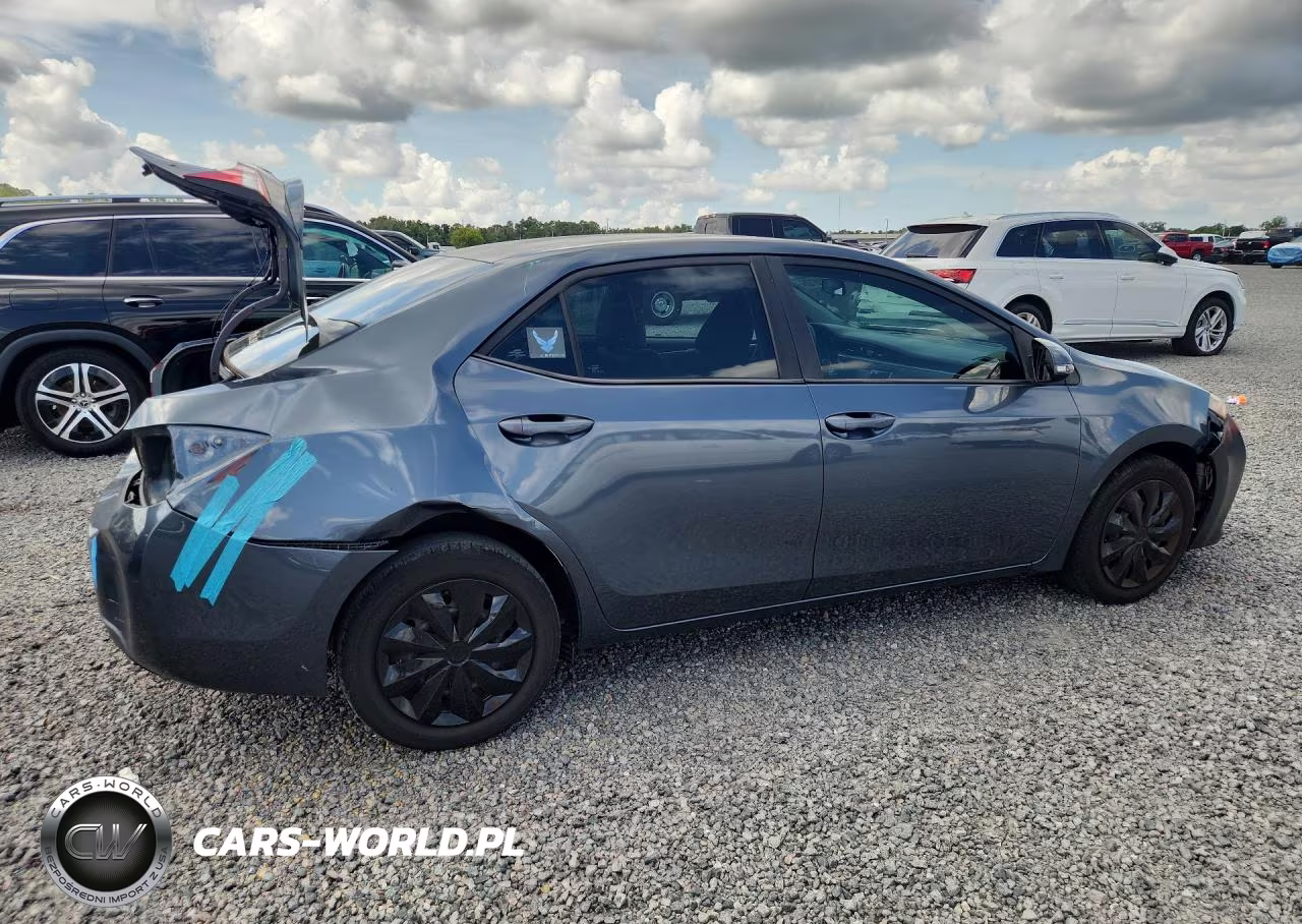 2015 Toyota Corolla S VIN:5YFBURHE9FP251888 - 3