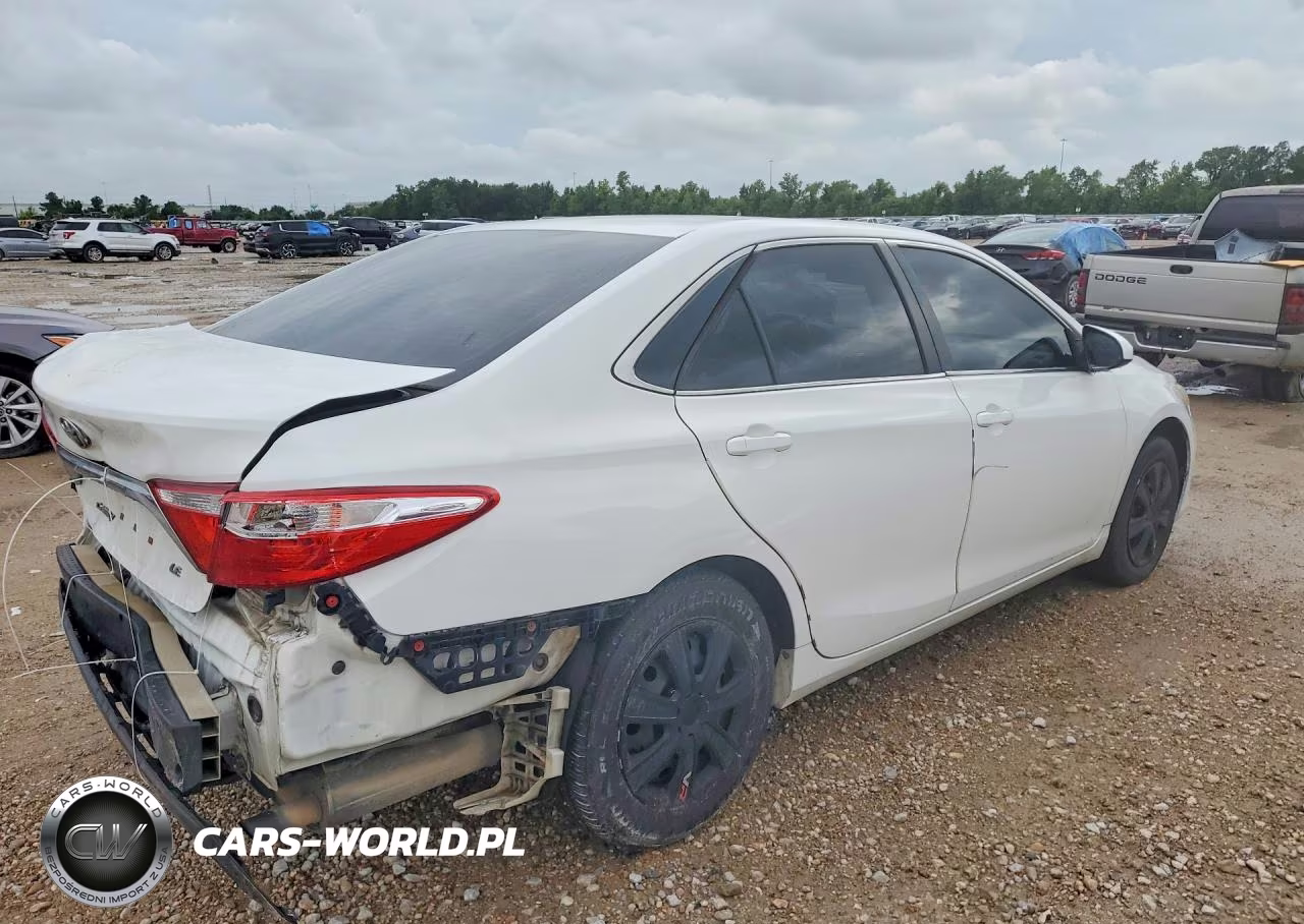 2015 Toyota Camry Le VIN:4T4BF1FK6FR457646 - 3
